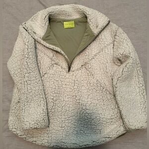 Sherpa Quarterzip. Size Small